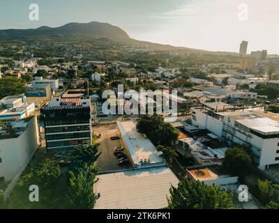 Drohnenaufnahme von Tuxtla Gutierrez, Chiapas, Mexiko. Hochwertige Fotos Stockfoto