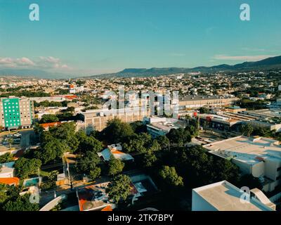 Drohnenaufnahme von Tuxtla Gutierrez, Chiapas, Mexiko. Hochwertige Fotos Stockfoto