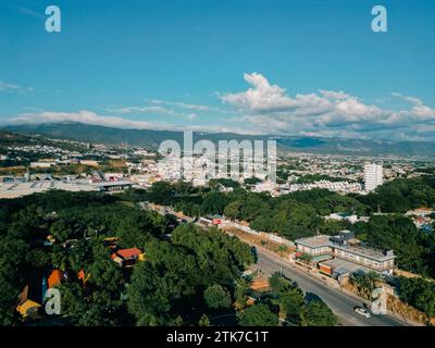 Drohnenaufnahme von Tuxtla Gutierrez, Chiapas, Mexiko. Hochwertige Fotos Stockfoto