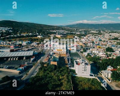 Drohnenaufnahme von Tuxtla Gutierrez, Chiapas, Mexiko. Hochwertige Fotos Stockfoto