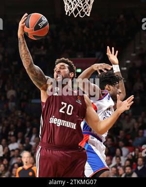 Elias Harris (FC Bayern Basketball, Platz 20) war für Dan Oturu (Anadolu Efes Istanbul, Platz 25). GER, FC Bayern Basketball vs. Anadolu Efes Istanbul, Basketball, EuroLeague, Saison 2023/2024, 20.12.2023, Foto: Eibner-Pressefoto/Marcel Engelbrecht Stockfoto