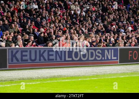 Amsterdam, Niederlande. Dezember 2023. AMSTERDAM, NIEDERLANDE - 20. DEZEMBER Keukenloods.nl beim UEFA Women's Champions League Spiel zwischen AFC Ajax und FC Bayern M?nchen in der Johan Cruijff Arena am 20. Dezember 2023 in Amsterdam. (Foto von Patrick Goosen/Orange Pictures) Credit: dpa/Alamy Live News Stockfoto