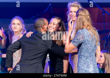 Utrecht, Niederlande. Dezember 2023. UTRECHT, NIEDERLANDE - 20. DEZEMBER: Gregory Sedoc und Eveline Saalberg während der NOC*NSF Sportgala 2023 bei DeFabrique am 20. Dezember 2023 in Utrecht, Niederlande. (Foto: Joris Verwijst/BSR Agency) Credit: BSR Agency/Alamy Live News Stockfoto