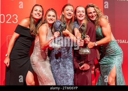 Utrecht, Niederlande. Dezember 2023. UTRECHT, NIEDERLANDE - 20. DEZEMBER: Eveline Saalberg, Laura de Witte, Femke Bol, Cathelijn Peeters und Lieke Klaver während der NOC*NSF Sportgala 2023 bei DeFabrique am 20. Dezember 2023 in Utrecht, Niederlande. (Foto: Joris Verwijst/BSR Agency) Credit: BSR Agency/Alamy Live News Stockfoto