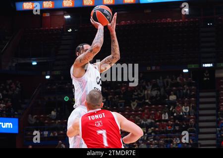 Mailand, Italien. Dezember 2023. Paris Lee (LDLC Asvel Villeurbanne) während der EA7 Emporio Armani Milano vs LDLC ASVEL Villeurbanne, Basketball Euroleague Spiel in Mailand, Italien, 20. Dezember 2023 Credit: Independent Photo Agency/Alamy Live News Stockfoto