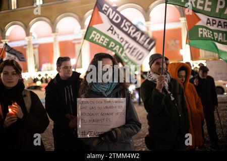 München, Deutschland. Dezember 2023. Palästina spricht, denn jeden mittwoch organisierte eine Kundgebung in München am 20. Dezember 2023. Ihre Forderungen: " Stoppt den Völkermord " und " beendet die israelische Apartheid ". (Foto: Alexander Pohl/SIPA USA) Credit: SIPA USA/Alamy Live News Stockfoto