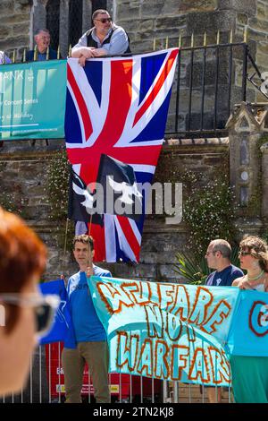 Geben Sie dem Frieden eine Chance, gegen den Tag der Streitkräfte Falmouth 2023 zu protestieren Stockfoto