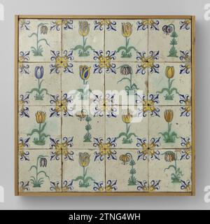 Feld von sechzehn Fliesen mit Blumen und Lilien in den Ecken, anonym, ca. 1640 - ca. 1660 Feld von sechzehn Fliesen (4 x 4) mit jeweils einer mehrfarbigen (blau, grün, orange, gelb und lila) Blume auf einem Boden. In den Ecken, eine Lilie. Niederlande Steingut. Majolika-Feld aus Zinnglasuren mit sechzehn Fliesen (4 x 4) mit jeweils einer bunten Blume (blau, grün, orange, gelb und lila) auf dem Boden. In den Ecken, eine Lilie. Niederlande Steingut. Verzinnte Majolika Stockfoto