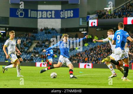 Glasgow, Großbritannien. Dezember 2023. Nach dem Sieg des Viaplay Cup am 17. Januar im Hampden Park spielen die Rangers nun auf ihrem Heimstadion im Ibrox Stadium in Glasgow, Schottland. Die Rangers liegen jetzt nur noch 5 Punkte hinter Celtic und haben zwei Spiele in der Hand, daher ist das Ergebnis dieses Spiels sehr wichtig. Quelle: Findlay/Alamy Live News Stockfoto