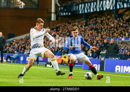 Glasgow, Großbritannien. Dezember 2023. Nach dem Sieg des Viaplay Cup am 17. Januar im Hampden Park spielen die Rangers nun auf ihrem Heimstadion im Ibrox Stadium in Glasgow, Schottland. Die Rangers liegen jetzt nur noch 5 Punkte hinter Celtic und haben zwei Spiele in der Hand, daher ist das Ergebnis dieses Spiels sehr wichtig. Quelle: Findlay/Alamy Live News Stockfoto