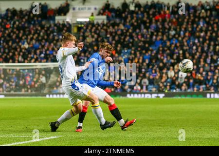 Glasgow, Großbritannien. Dezember 2023. Nach dem Sieg des Viaplay Cup am 17. Januar im Hampden Park spielen die Rangers nun auf ihrem Heimstadion im Ibrox Stadium in Glasgow, Schottland. Die Rangers liegen jetzt nur noch 5 Punkte hinter Celtic und haben zwei Spiele in der Hand, daher ist das Ergebnis dieses Spiels sehr wichtig. Quelle: Findlay/Alamy Live News Stockfoto