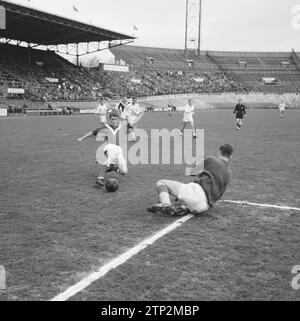 DWS gegen Go Ahead 0:0, Spielzeit ca. April 1964 Stockfoto