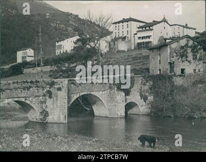 12/31/1949. Blick auf die Stadt Usurbil. Quelle: Album / Archivo ABC / Marín Stockfoto