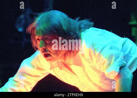 Madrid, 09.01.2000. Raphael in "Jekyll und Hyde". Foto: Javier Prieto Archdc. Quelle: Album / Archivo ABC / Javier Prieto Stockfoto