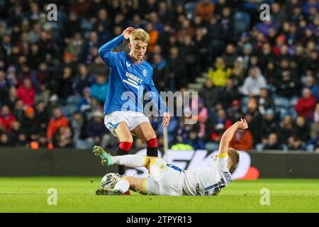 Glasgow, Großbritannien. Dezember 2023. Nach dem Sieg des Viaplay Cup am 17. Januar im Hampden Park spielen die Rangers nun auf ihrem Heimstadion im Ibrox Stadium in Glasgow, Schottland. Die Rangers liegen jetzt nur noch 5 Punkte hinter Celtic und haben zwei Spiele in der Hand, daher ist das Ergebnis dieses Spiels sehr wichtig. Quelle: Findlay/Alamy Live News Stockfoto