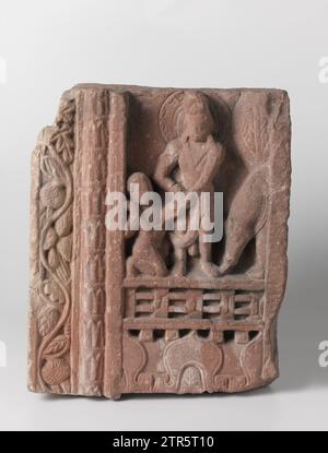 Fragment eines Türpfahls, anonym, 200–300 Episoden aus Buddhas Leben; gehört zu AK-MAK-1187. Aus Sandstein (rot mit gelben Flecken). Mathura Sandstein Episoden aus Buddhas Leben; gehört zu AK-MAK-1187. Aus Sandstein (rot mit gelben Flecken). Mathura-Sandstein Stockfoto
