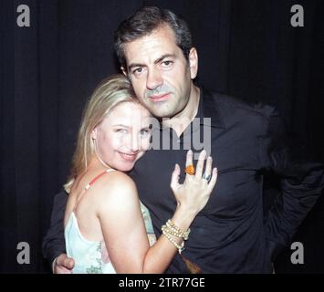 08/23/2001. Natalia Dicenta und Carlos Sobera bei der Premiere des