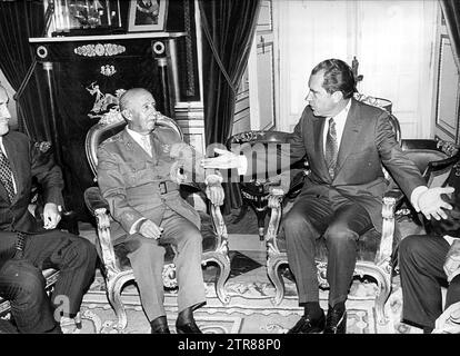 Madrid, 10.2.1970. Interview im Pardo Palace des Präsidenten der Vereinigten Staaten Richard Nixon mit dem Staatschef Francisco Franco während seines Spanienbesuchs. Quelle: Album/Archivo ABC Stockfoto