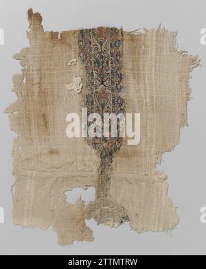 Weefselfragment Met Nail Anonym um 600 - um 799 grobes Naturleinengewebe-Fragment bestehend aus zwei zusammengenähten Stücken, auf denen ein mehrfarbiger (gelb, rot, dunkelblau, hellblau, schwarz) Clavus aufgenäht ist. In der Mitte des Clavus gibt es eine stilisierte Blumeneule und fächernde blak-Händler. Um drei Kanten mit geometrischen Motiven. Im Substratgewebe an drei Stellen Streifen aufgrund verdickter Schlagdrähte und links neben dem Clavus zwei Schlaufen und einige erhöhte Drähte. Ägypten Drawar en clavus: Leinen (Material). Inslag Clavus: Wollteppiche grobe Naturleinengewebe-Fragmente Cons Stockfoto