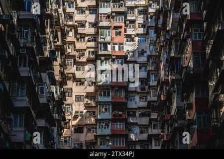 Das Monster Building, eine Gruppe von fünf miteinander verbundenen Gebäuden in Hongkong, China Stockfoto