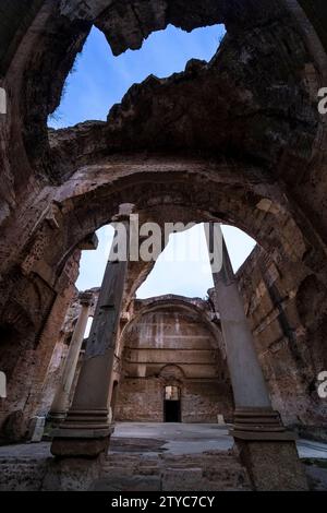 Grandi Terme in Hadrians Villa, Villa Adriana, Überreste eines großen Villenkomplexes, der um 123 n. Chr. von Kaiser Hadrian erbaut wurde. Stockfoto