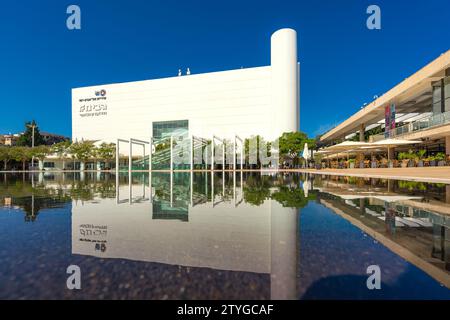 Tel Aviv, Israel. 9./23. SEP. Habima Square Mit dem Habima National Theatre und Charles Bronfman Auditorium Translation from Hebräisch Stockfoto