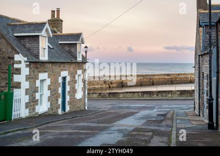 Ferienhäuser im Dorf Cullen, Moray, Schottland Stockfoto