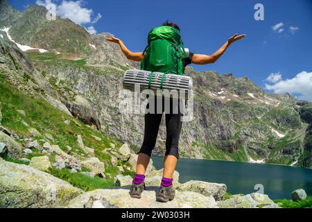 trekker, lago de Caillouas, Gourgs Blancs, cordillera de los Pirineos, Frankreich Stockfoto