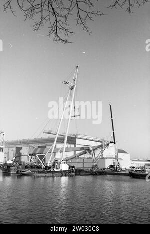 Crane Sparne aus Figee, Figee, 30-11-1989, Whizgle News aus der Vergangenheit, zugeschnitten auf die Zukunft. Erkunden Sie historische Geschichten, das Image der niederländischen Agentur aus einer modernen Perspektive, die die Lücke zwischen den Ereignissen von gestern und den Erkenntnissen von morgen überbrückt. Eine zeitlose Reise, die die Geschichten prägt, die unsere Zukunft prägen. Stockfoto