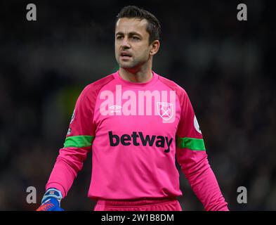 London, Großbritannien. Dezember 2023 - Tottenham Hotspur gegen West Ham United - Premier League - Tottenham Hotspur Stadium. Lukasz Fabianski von West Ham während des Premier League-Spiels gegen Tottenham. Bildnachweis: Mark Pain / Alamy Live News Stockfoto