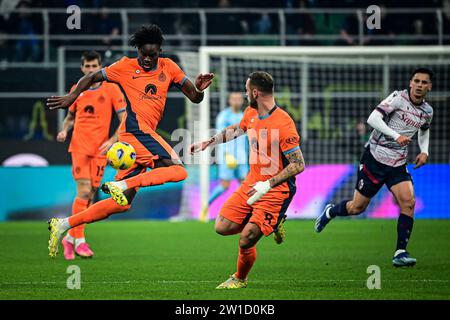 Mailand, Italien, 20.12.2023, Yann Aurel Bisseck vom FC Internazionale während des italienischen Fußballspiels FC Internazionale gegen Bologna im San Siro Stadion in Mailand, Italien am 20. Dezember 2023 Credit: Piero Cruciatti/Alamy Live News Stockfoto