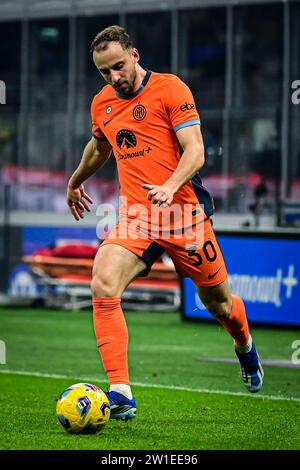 Mailand, Italien, 20.12.2023, Carlos Augusto vom FC Internazionale während des italienischen Fußballspiels FC Internazionale gegen Bologna im San Siro Stadion in Mailand, Italien am 21. Dezember 2023 Credit: Piero Cruciatti/Alamy Live News Stockfoto