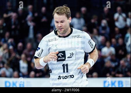 Kiel, Deutschland. Dezember 2023. Petter Oeverby (THW Kiel, #11) GER, THW Kiel vs. TSV Hannover-Burgdorf, Handball, Bundesliga, Spieltag 18, Saison 2023/2024, 20.12.2023 Foto: Eibner-Pressefoto/Marcel von Fehrn Credit: dpa/Alamy Live News Stockfoto