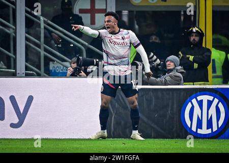 Mailand, Italien, 20.12.2023, Dan Ndoye aus Bologna feiert, nachdem er am 21. Dezember 2023 im San Siro Stadium in Mailand ein Tor beim italienischen Fußballspiel Coppa Italia gegen Bologna geschossen hat Stockfoto