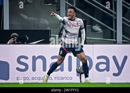 Mailand, Italien, 20.12.2023, Dan Ndoye aus Bologna feiert, nachdem er am 21. Dezember 2023 im San Siro Stadium in Mailand ein Tor beim italienischen Fußballspiel Coppa Italia gegen Bologna geschossen hat Stockfoto