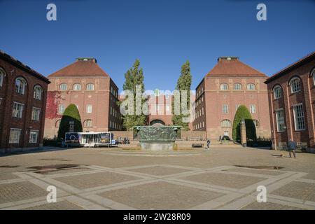 Skulptur Industrimonumentet, Gebäude D und E, Königliche Technische Hochschule KTH, Kungliga Tekniska högskolan, Lindstedtsvägen, Stockholm, Schweden Stockfoto