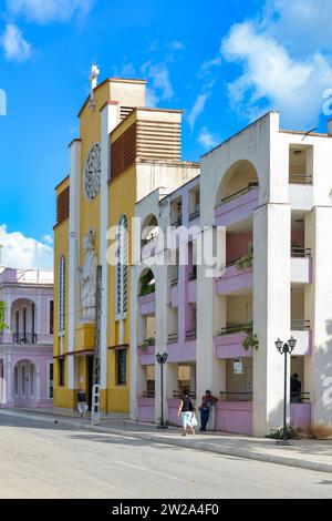 Kathedrale San Eugenio de la Palma. Außenfassade des Kirchengebäudes, Ciego de Avial, Kuba Stockfoto