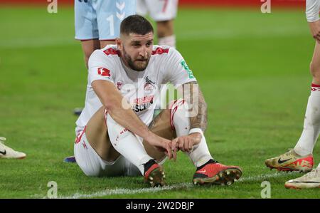 Köln, Deutschland. Dezember 2023. firo: 10.12.2023, Fußball, 1. Liga, 1. Bundesliga, Saison 2023/2024, 1.FC Köln - FSV FSV Mainz 05 0:0 Jeff CHABOT, Köln, Verletzung Credit: dpa/Alamy Live News Stockfoto