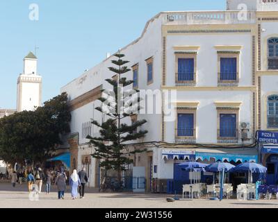 Hauptplatz/piazza in Essaouira, „die windige Stadt“, Marokko. Dezember 2023 Stockfoto