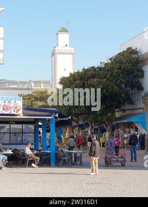 Hauptplatz/piazza in Essaouira, „die windige Stadt“, Marokko. Dezember 2023 Stockfoto