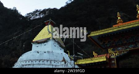 Gorsam Chorten, berühmter religiöser Ort und buddhistischer Tempel in der Nähe des Dorfes Zemithang im Bezirk tawang von arunachal pradesh, Nordosten indiens Stockfoto