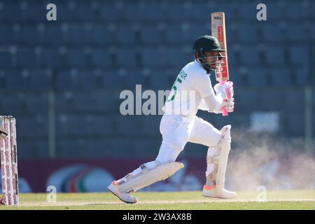 Der Bangladesche Batter Mushfiqur Rahim Fledermäuse am Bangladesch-Neuseeland First Test Day 4 im Sylhet International Cricket Stadium in Lakkatura, Banglade Stockfoto