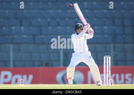 Der Bangladesche Batter Mushfiqur Rahim Fledermäuse am Bangladesch-Neuseeland First Test Day 4 im Sylhet International Cricket Stadium in Lakkatura, Banglade Stockfoto
