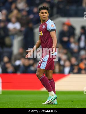 London, Großbritannien. November 2023 - Tottenham Hotspur / Aston Villa - Premier League - Tottenham Hotspur Stadium. Aston Villa's Ollie Watkins im Kampf gegen Tottenham. Bildnachweis: Mark Pain / Alamy Live News Stockfoto