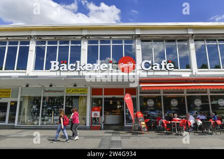 Bäckerei und Cafe Dreißig, die Karl-Marx-Straße, Frankfurt/Oder, Brandenburg, Deutschland Stockfoto