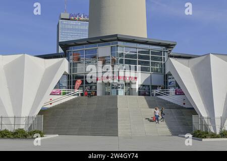 Koerperwelten-Museum, Alexanderplatz, Mitte, Berlin, Deutschland / Körperwelten Stockfoto