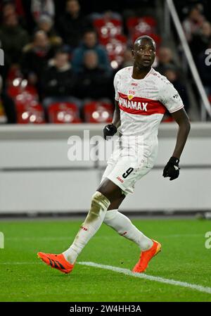 Stuttgart, Deutschland. Dezember 2023. Serhou Guirassy VfB Stuttgart (09) VfB Stuttgart vs. FC Augsburg FCA 20.12.2023 DFL-VORSCHRIFTEN VERBIETEN JEDE VERWENDUNG VON FOTOGRAFIEN ALS BILDSEQUENZEN UND/ODER QUASI-VIDEO/dpa/Alamy Live News Stockfoto