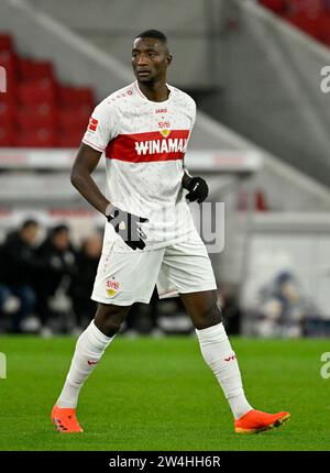 Stuttgart, Deutschland. Dezember 2023. Serhou Guirassy VfB Stuttgart (09) VfB Stuttgart vs. FC Augsburg FCA 20.12.2023 DFL-VORSCHRIFTEN VERBIETEN JEDE VERWENDUNG VON FOTOGRAFIEN ALS BILDSEQUENZEN UND/ODER QUASI-VIDEO/dpa/Alamy Live News Stockfoto