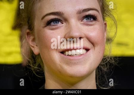 AMSTERDAM - FEM van Empel während der Präsentation der Pläne für die kommende Saison des Radsportteams Team Visma - Lease a Bike, die ehemalige Jumbo-Visma. ANP ROBIN VAN LONKHUIJSEN niederlande aus - belgien aus Stockfoto