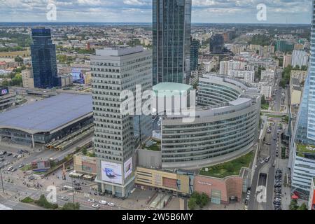 Bürogebäude, Einkaufszentrum Zlote Tarasy, Warschau, Woiwodschaft Mazowieckie, Polen Stockfoto